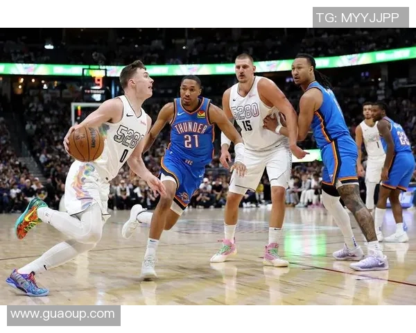 掘金与湖人激战莫里斯表现抢眼助力球队争夺季后赛席位